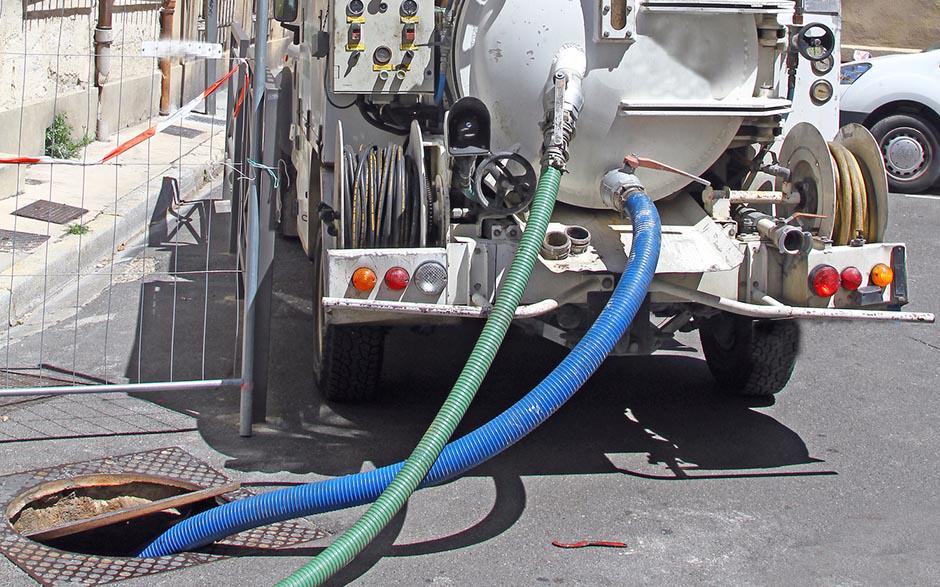 déboucher canalisations wc Évry