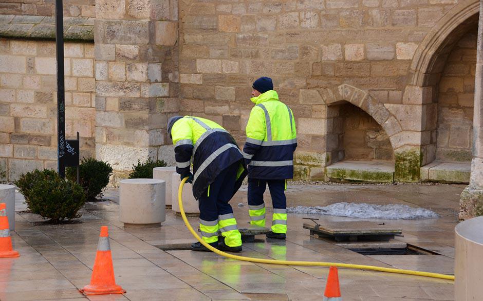 comment déboucher des wc Caisnes